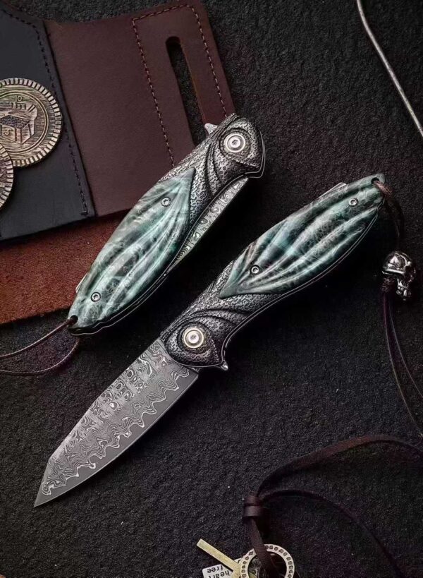 High-end handmade version, cold iron like ink. Imported forged Damascus steel