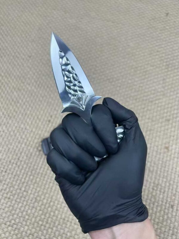 VG10 steel, hand-polished, high hardness 60HRC